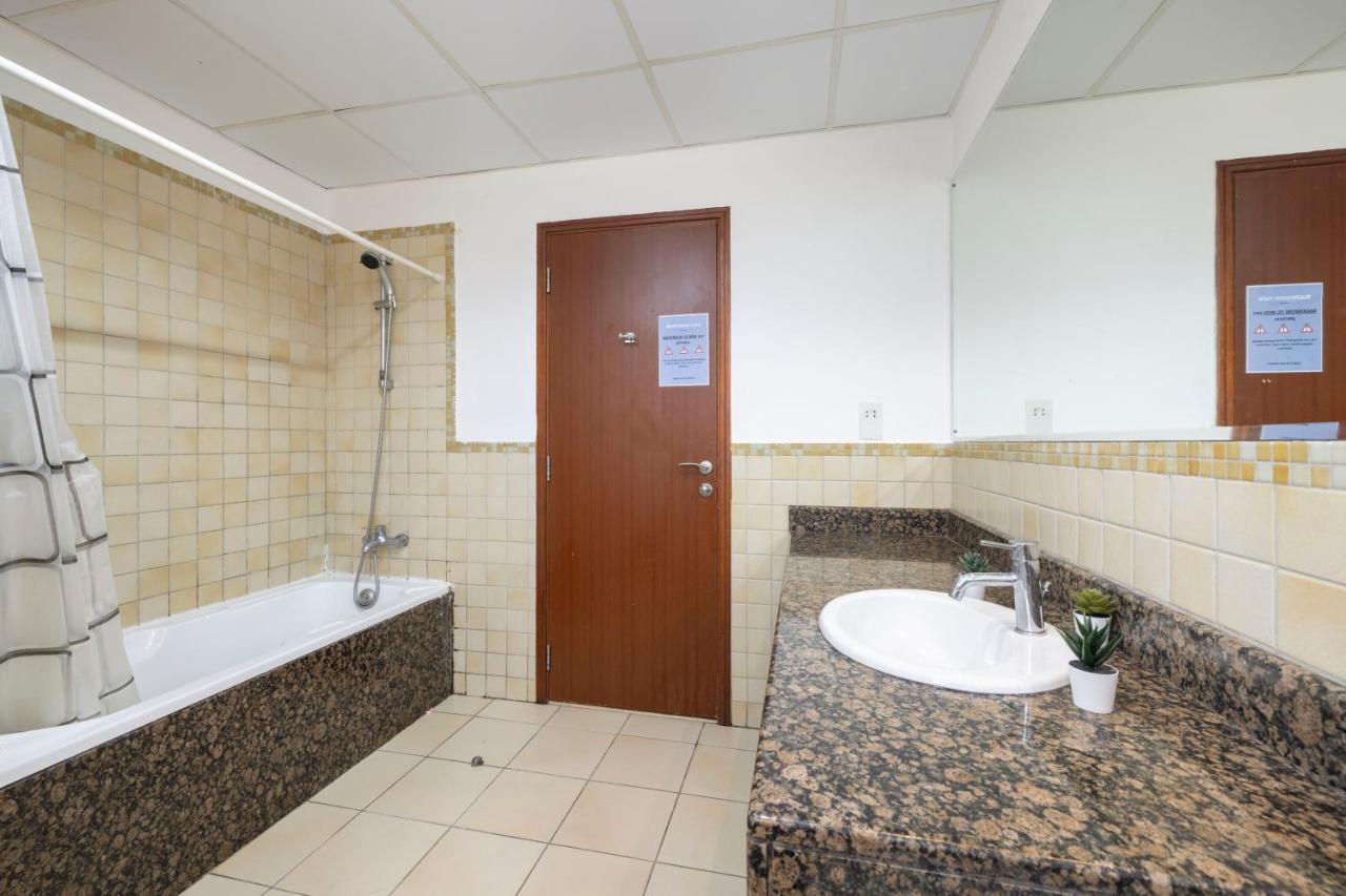 Next'House - Jbr Beach Hostel - Pool - Walk To Jbr Beach - Metro Station Dubai Eksteriør billede